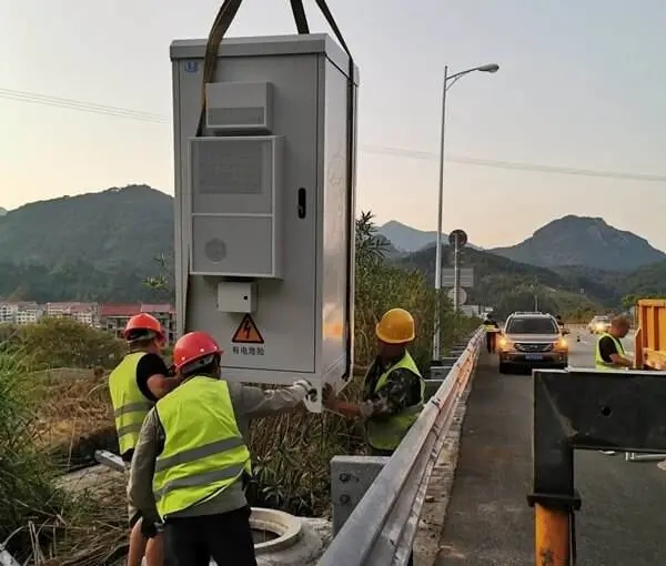 远距离供电设备安装现场